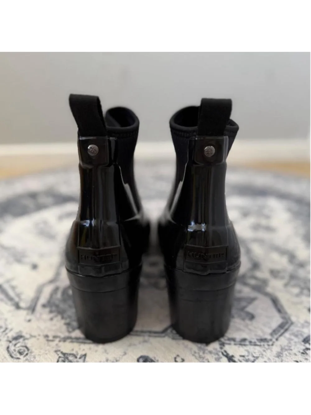 Hunter Refined Black Mid Heel Gloss Bootie - Size 7/38